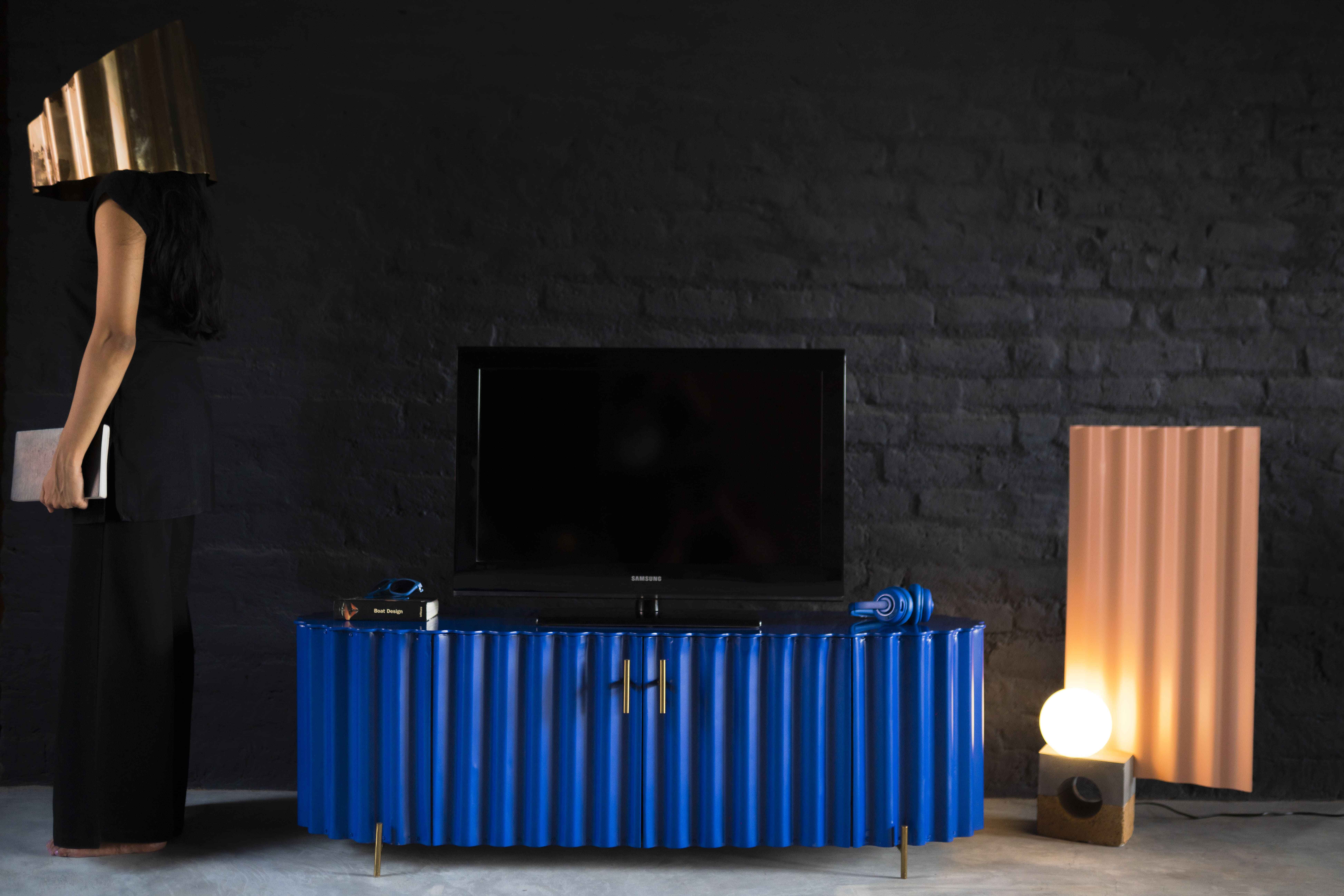 Canti Table