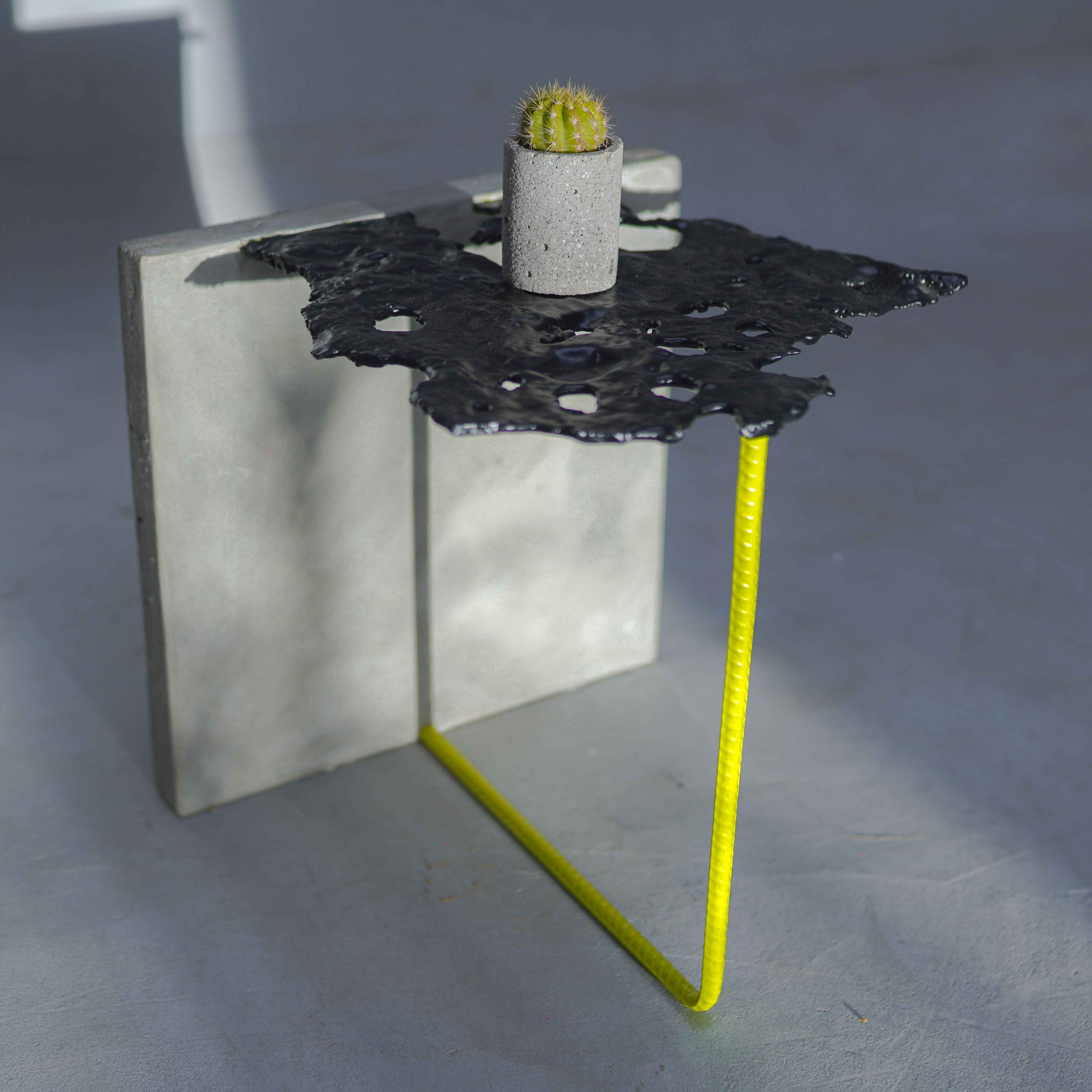 Canti Table